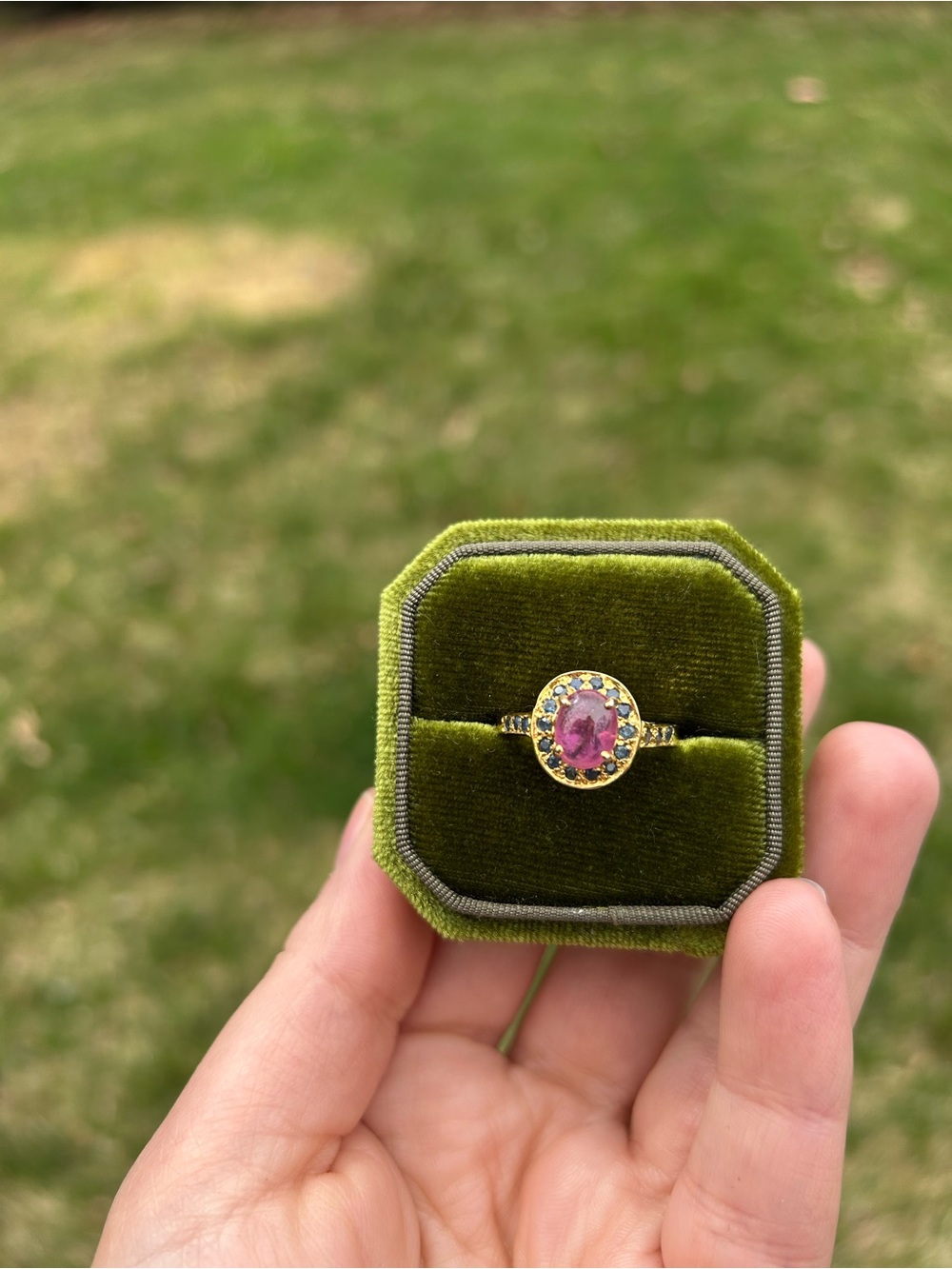 Vintage 925 Gold Ring with Ruby / sapphire Halo Accent